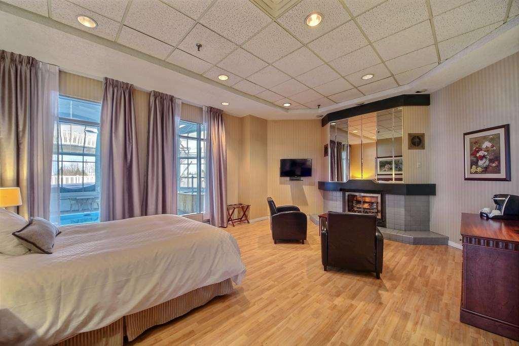 Hotel Du Jardin Saint Felicien Room photo