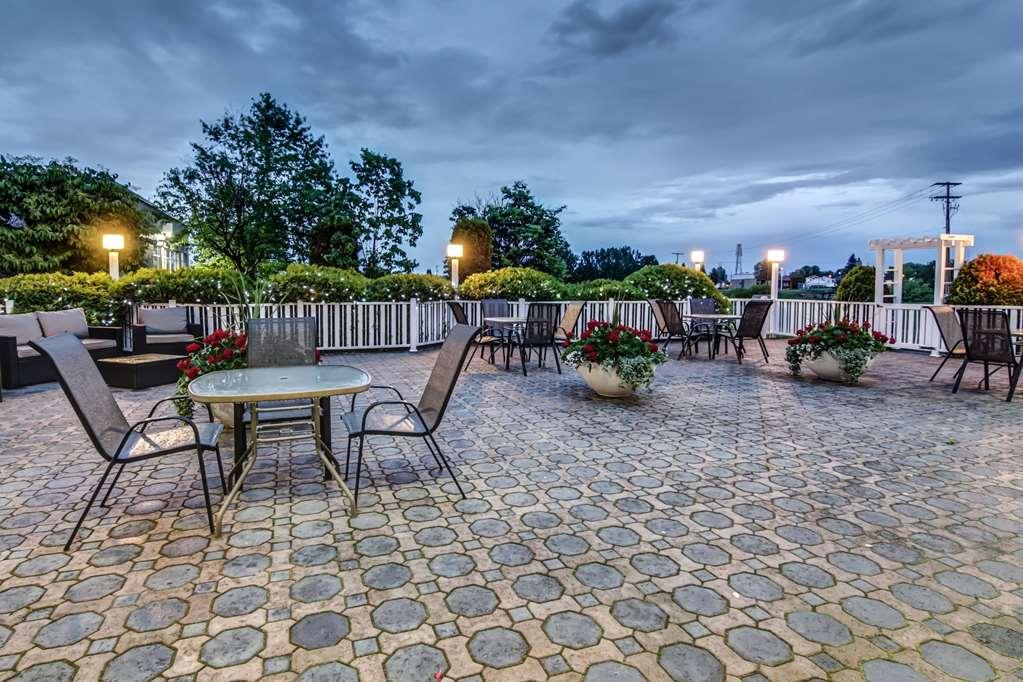 Hotel Du Jardin Saint Felicien Restaurant photo